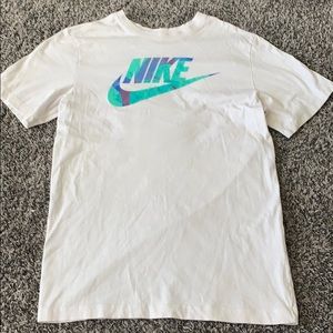 White Nike  tee